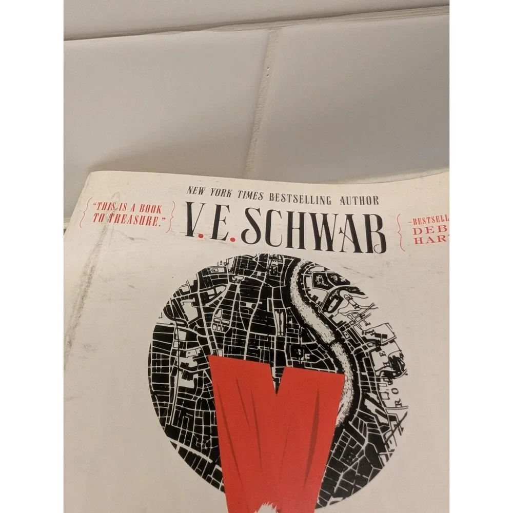 A Darker Shade Of Magic V.E. Schwab Paperback